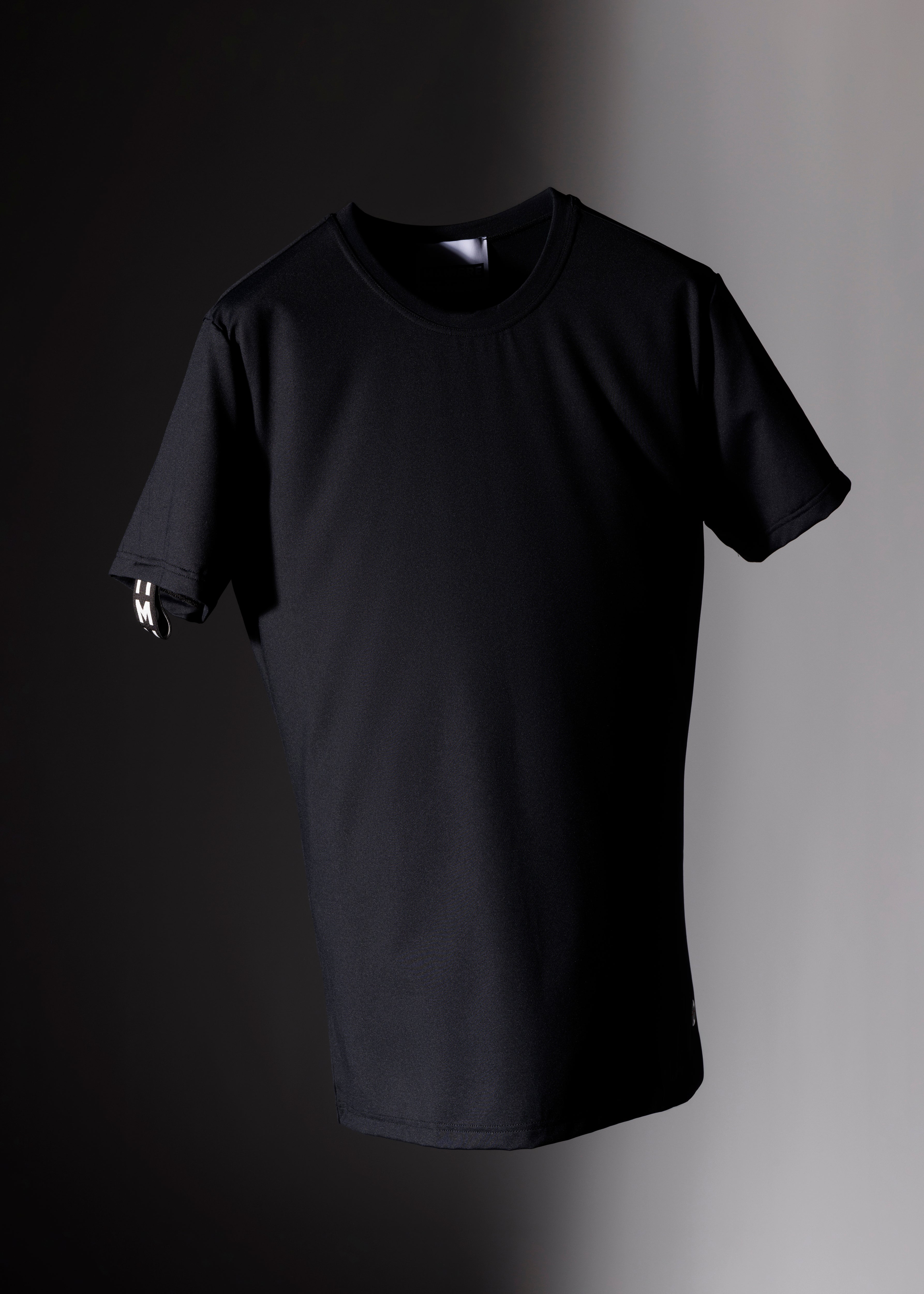 T-SHIRT DARK