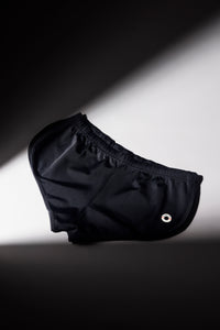 SHORT BREATH BLACK